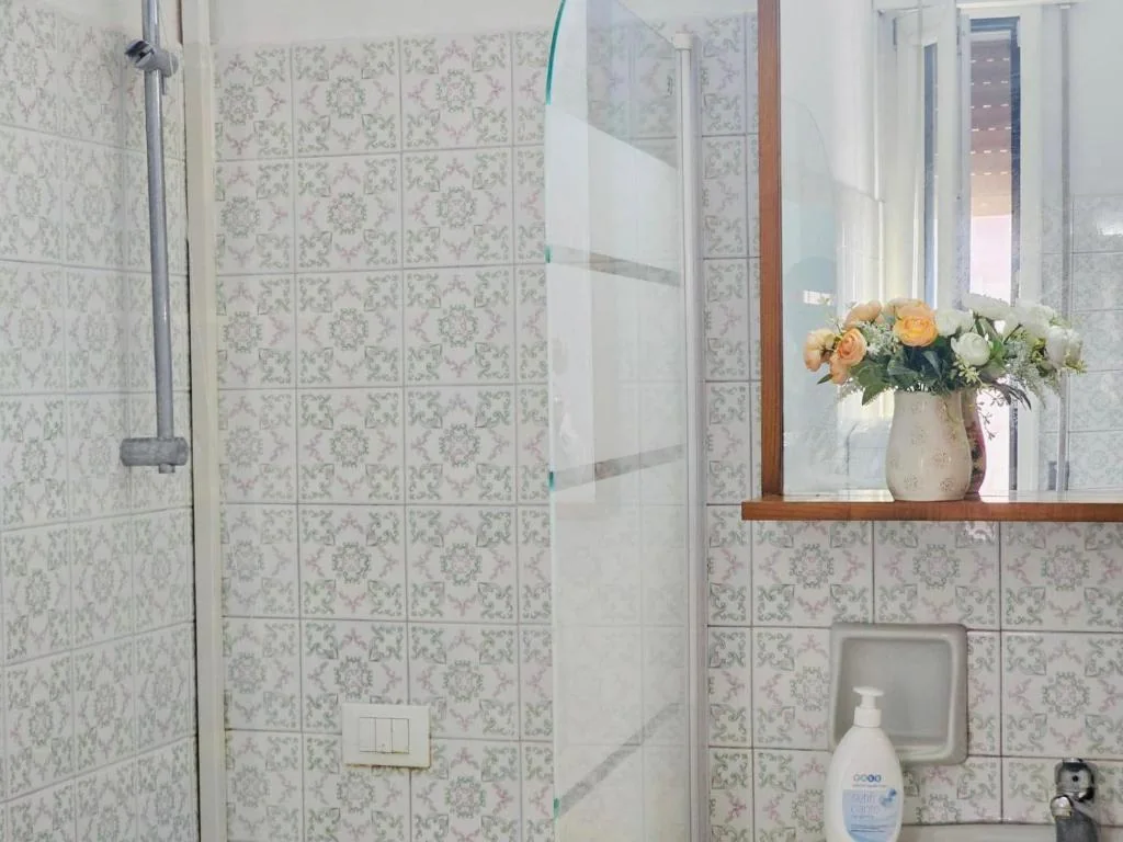 Bathroom detail